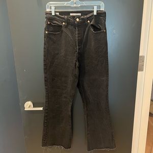 Great Condition Levi’s Ribcage Crop Flare in Black Size 30